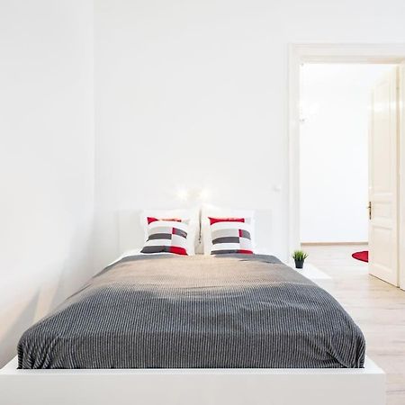 Bright & Large Apartment At Top Location Budapeste Exterior foto