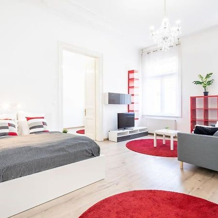 Bright & Large Apartment At Top Location Budapeste Exterior foto