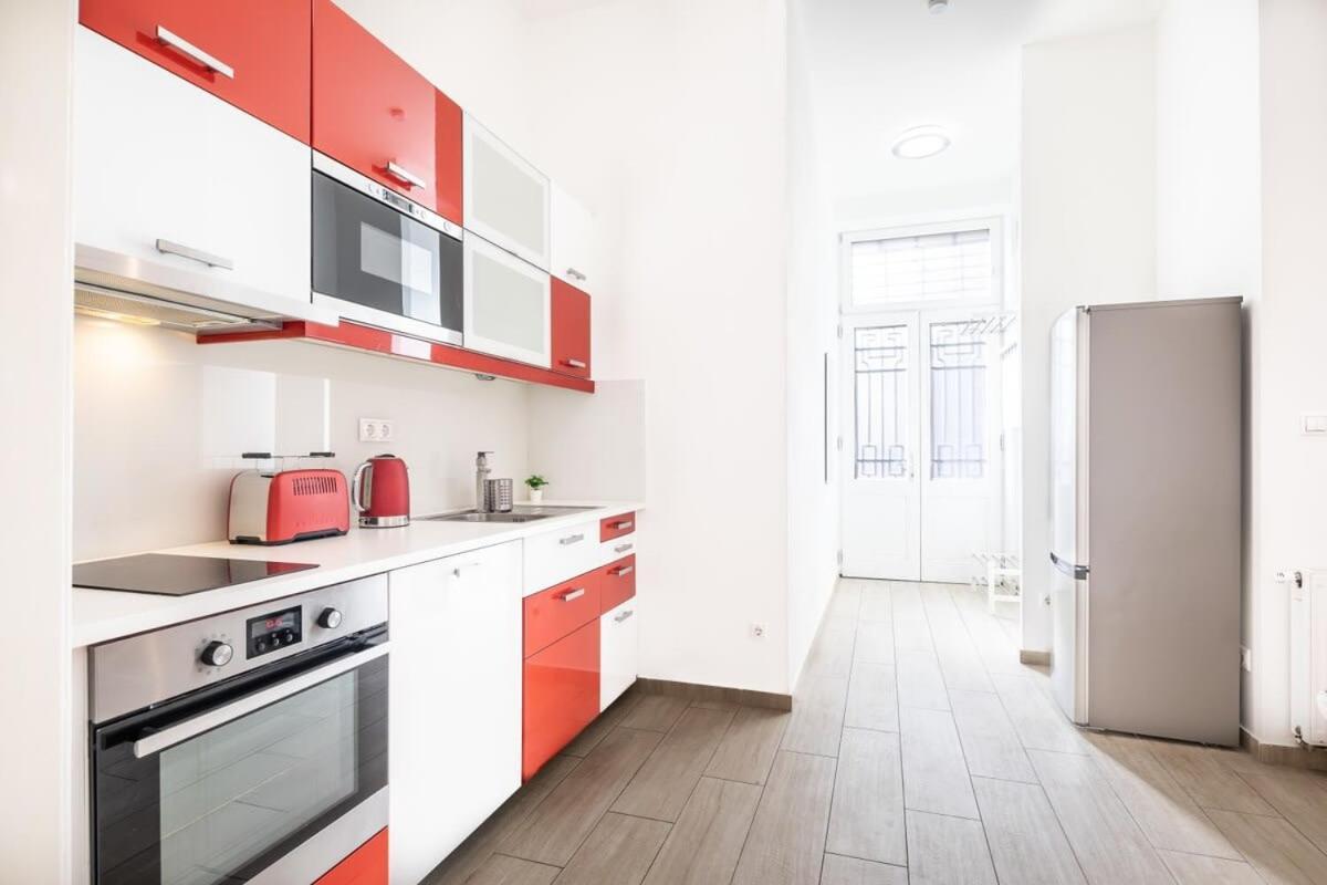 Bright & Large Apartment At Top Location Budapeste Exterior foto