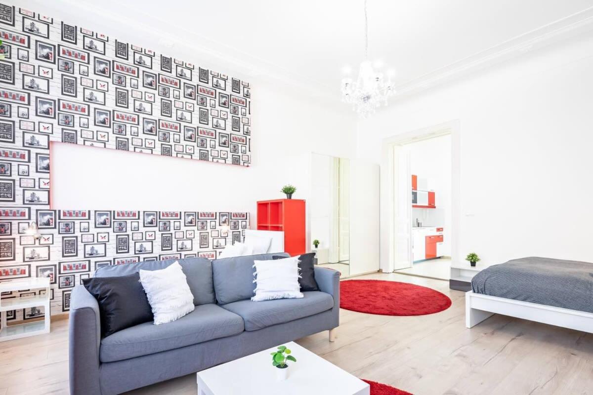 Bright & Large Apartment At Top Location Budapeste Exterior foto
