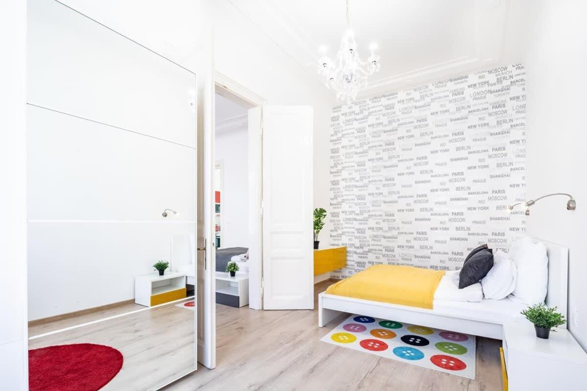 Bright & Large Apartment At Top Location Budapeste Exterior foto
