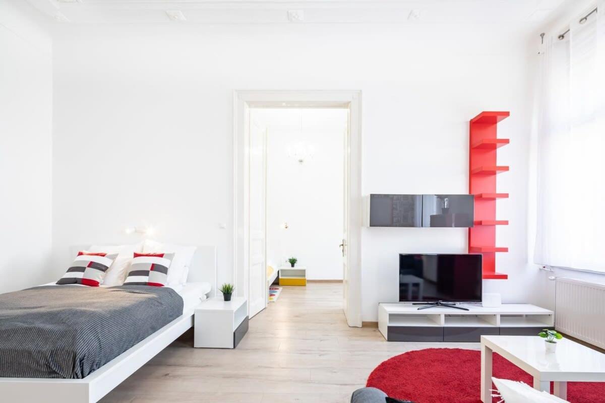 Bright & Large Apartment At Top Location Budapeste Exterior foto