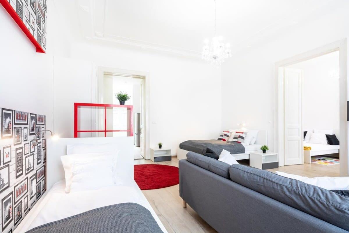 Bright & Large Apartment At Top Location Budapeste Exterior foto