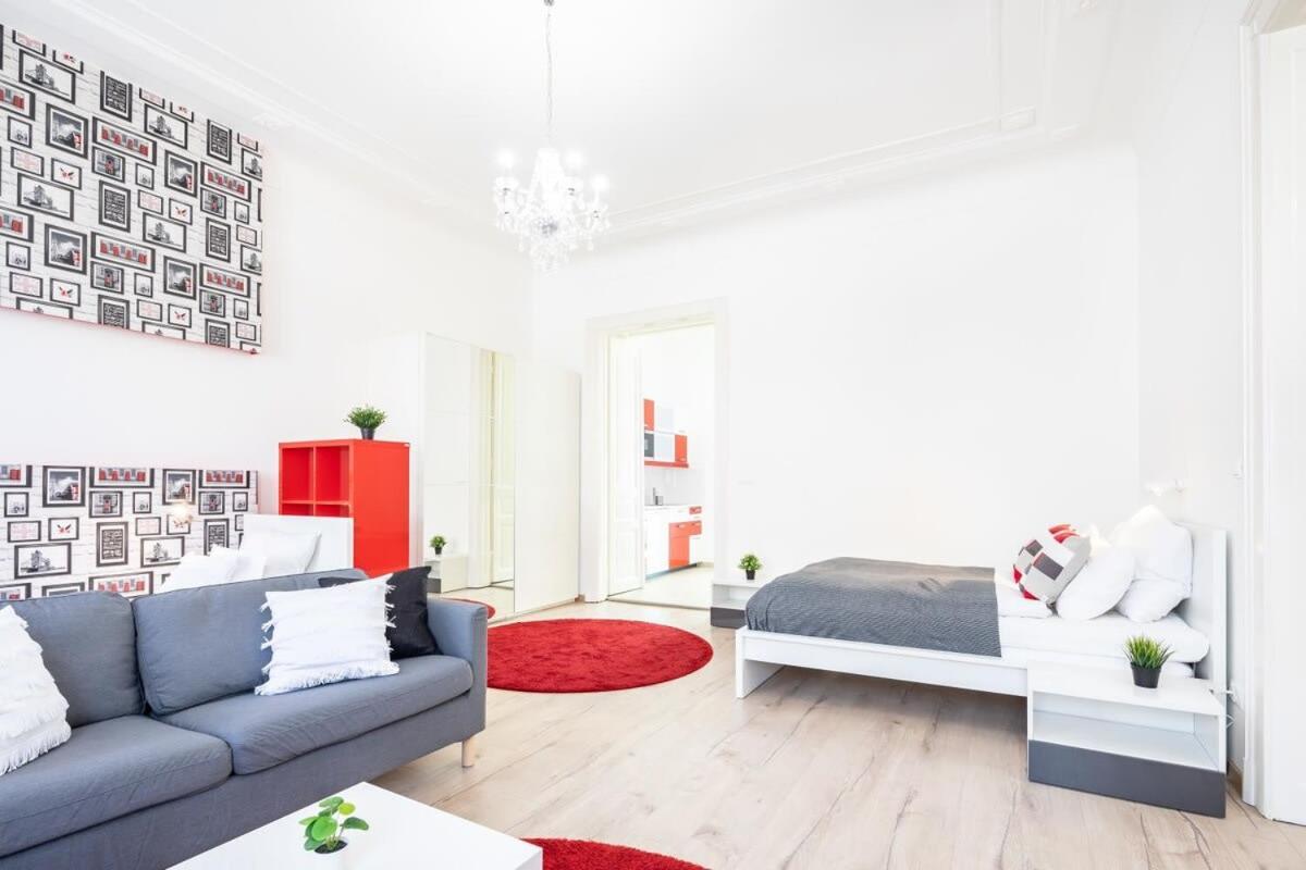 Bright & Large Apartment At Top Location Budapeste Exterior foto
